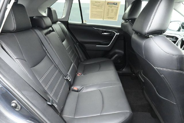 Used 2019 Toyota RAV4 Limited FWD image 29