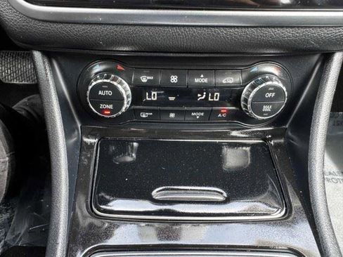 Used 2020 Mercedes-Benz GLA 250 4MATIC image 29