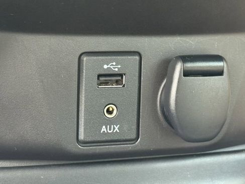 Used 2016 Nissan Rogue SL w/ SL Premium Package FWD image 31