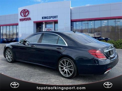 Used 2018 Mercedes-Benz S 560 Sedan image 3
