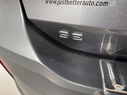 Used 2025 Volkswagen Tiguan SE image 10