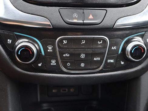Used 2023 Chevrolet Equinox Premier AWD/4WD image 26