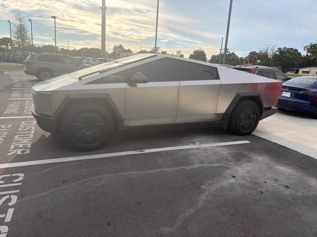 Used 2024 Tesla Cybertruck AWD Crew Cab image 2