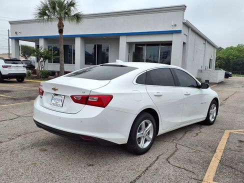 Used 2024 Chevrolet Malibu LT FWD image 2