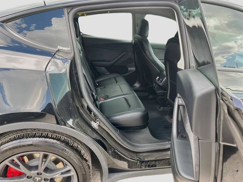 Used 2025 Tesla Model Y Long Range RWD image 27