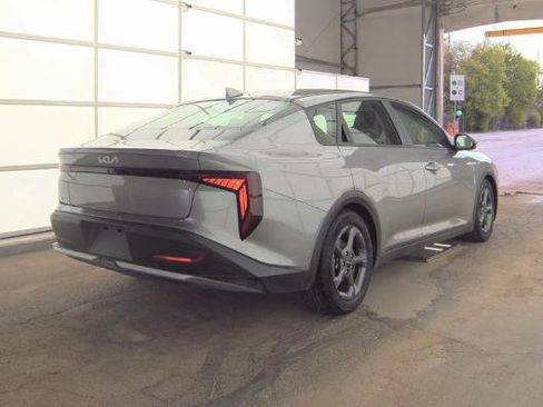 Used 2025 Kia K4 FWD image 2