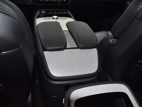 New 2027 Lincoln Navigator Reserve w/ Jet Appearance Package AWD/4WD image 19