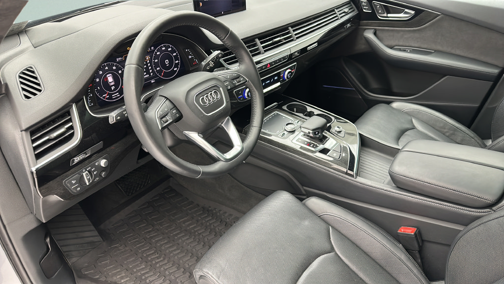 Used 2019 Audi Q7 3.0T Prestige AWD/4WD image 12