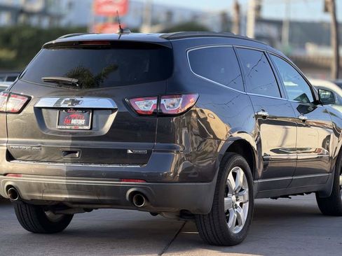 Used 2014 GMC Acadia SLE image 19