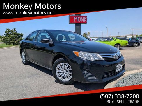 Used 2014 Toyota Camry LE FWD image 1