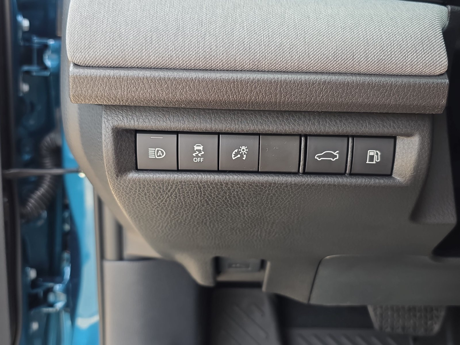 New 2026 Toyota Camry LE FWD image 22