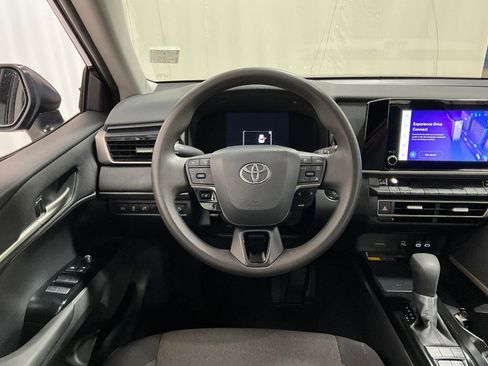 Used 2025 Toyota Camry LE FWD image 7