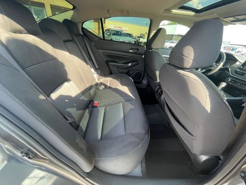 Used 2019 Nissan Altima 2.5 SV FWD image 17