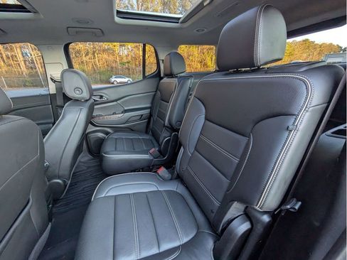 Used 2022 GMC Acadia Denali w/ Denali Technology Package image 25