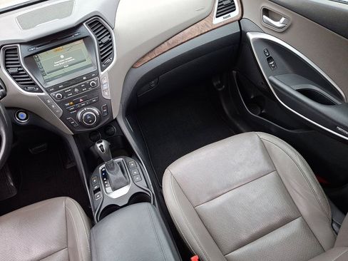 Used 2017 Hyundai Santa Fe Limited image 16