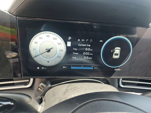 Used 2024 Hyundai Elantra SEL FWD image 3