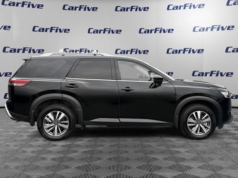Used 2025 Nissan Pathfinder SL AWD/4WD image 7