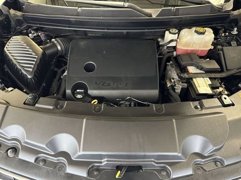 Used 2020 Chevrolet Traverse LT FWD image 31