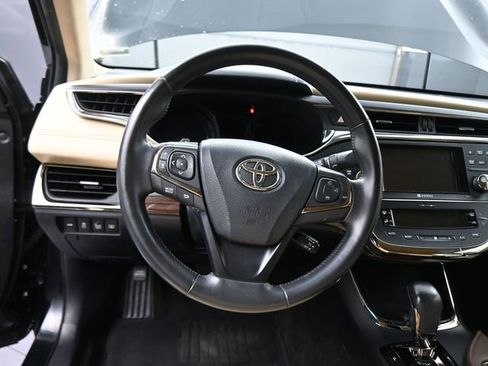 Used 2013 Toyota Avalon Limited image 18