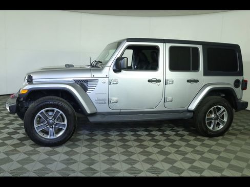 Used 2018 Jeep Wrangler Unlimited Sahara w/ Safetytec Group image 2