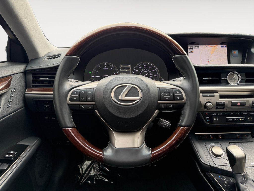 Used 2016 Lexus ES 350 w/ Navigation System Package FWD image 14