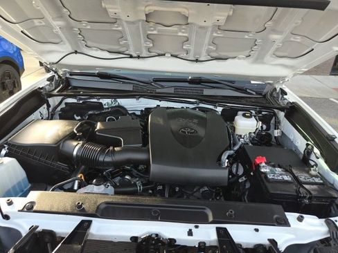 Used 2023 Toyota Tacoma TRD Off-Road w/ Technology Package image 32