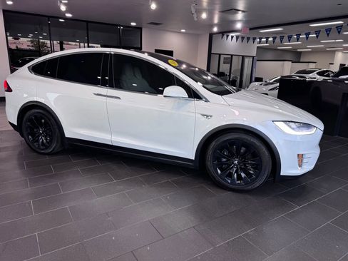 Used 2016 Tesla Model X 90D image 6