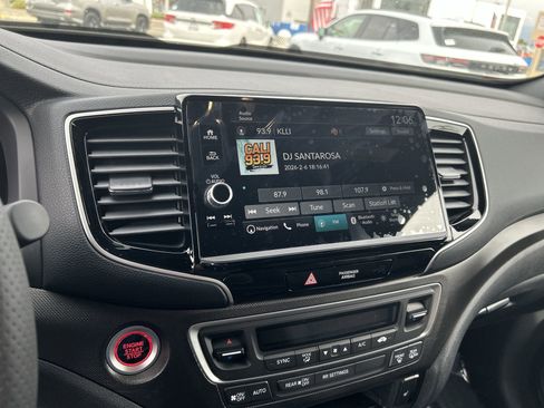 Used 2025 Honda Ridgeline TrailSport image 12