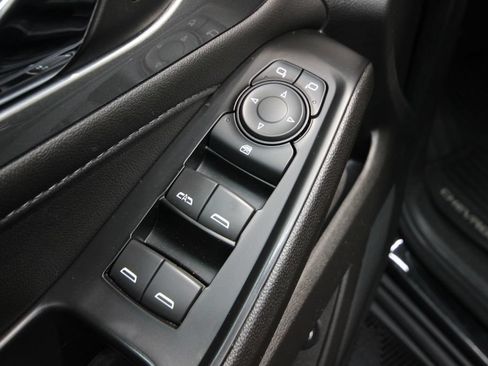 Used 2023 Chevrolet Traverse LT FWD image 14