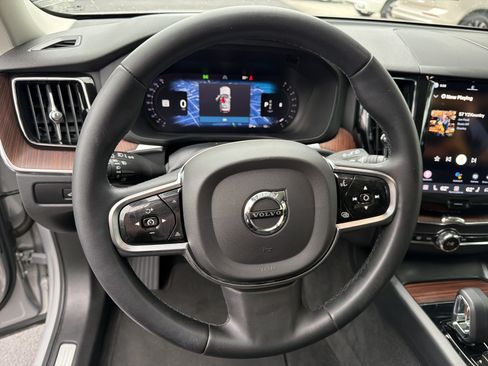 Certified 2023 Volvo XC60 B5 Plus w/ Protection Package Premier AWD/4WD image 18