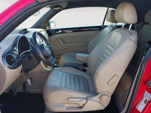 Used 2013 Volkswagen Beetle 2.0T image 2