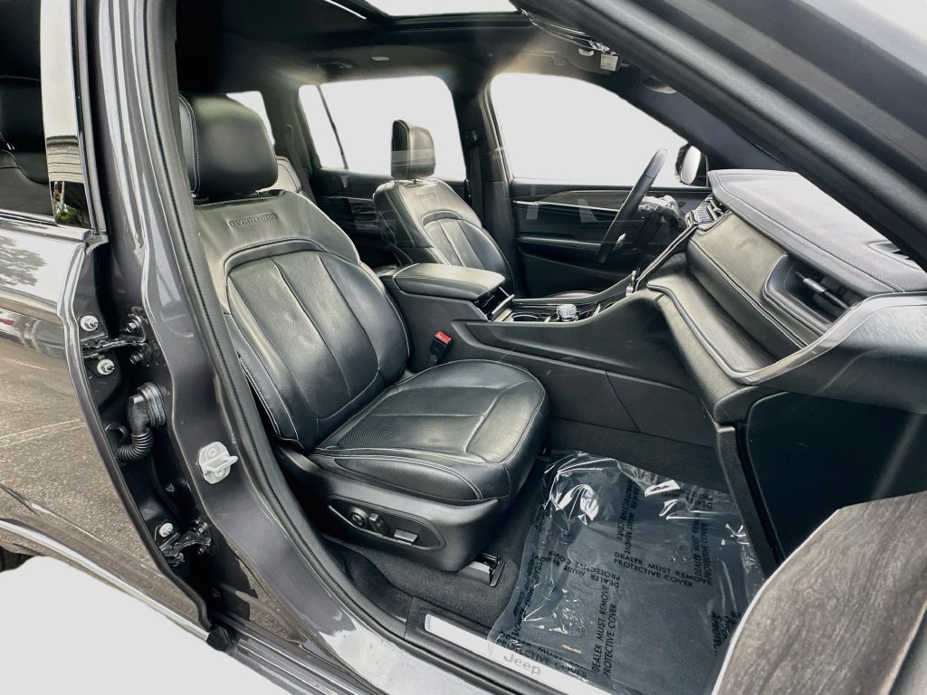 Used 2022 Jeep Grand Cherokee L Overland RWD image 31
