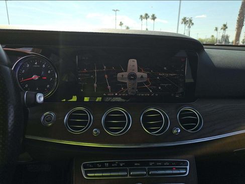 Used 2018 Mercedes-Benz E 300 image 8
