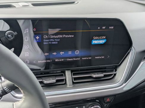 New 2026 Chevrolet Trax ACTIV w/ Sunroof Package FWD image 18