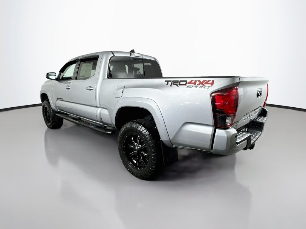 Used 2019 Toyota Tacoma TRD Sport w/ Technology Package AWD/4WD image 6