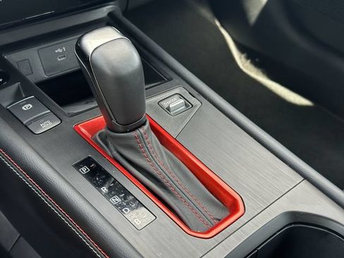 Certified 2025 Nissan Kicks SR FWD image 32
