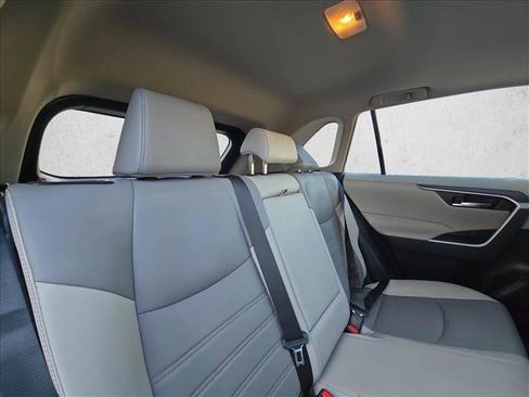 Used 2021 Toyota RAV4 XLE Premium FWD image 18