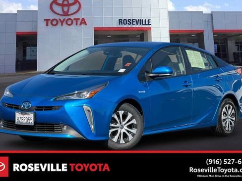 Certified 2021 Toyota Prius XLE AWD/4WD image 1