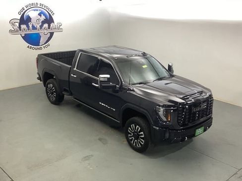 Used 2024 GMC Sierra 2500 Denali Ultimate w/ Snow Plow Prep/Camper Package image 15