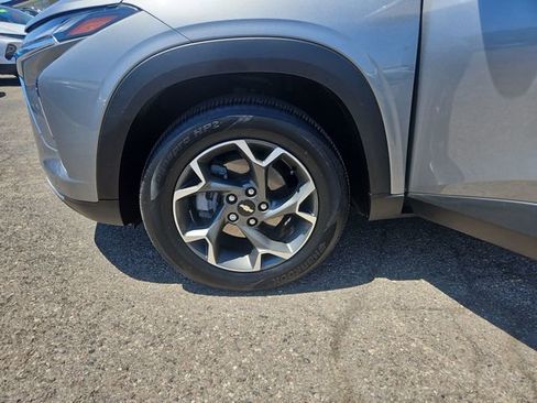 Used 2024 Chevrolet Trax LT w/ Driver Confidence Package FWD image 27