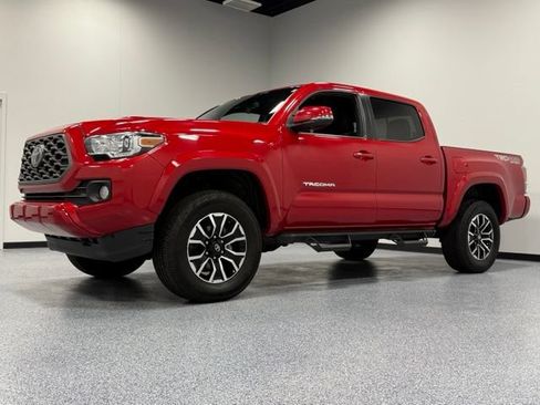 Used 2023 Toyota Tacoma TRD Sport w/ Advanced Technology Package AWD/4WD image 4