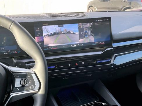 Used 2024 BMW 530i image 9