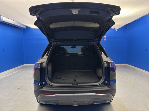 Used 2026 Chevrolet Equinox ACTIV w/ Safety and Technology Package image 30