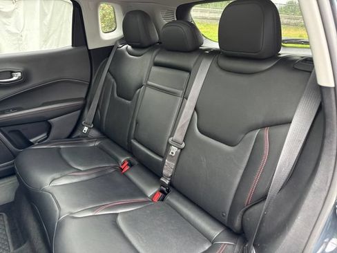 Used 2017 Jeep Compass Trailhawk w/ Leather Interior Group AWD/4WD image 19