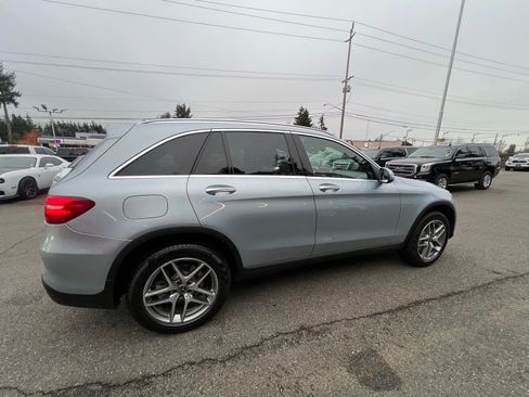 Used 2018 Mercedes-Benz GLC 300 4MATIC image 7