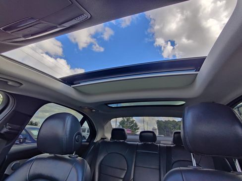 Used 2019 Mercedes-Benz C 300 Sedan w/ Premium Package image 11