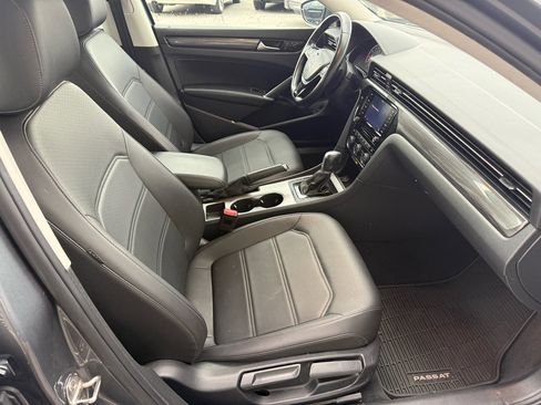 Used 2020 Volkswagen Passat 2.0T R-Line image 24