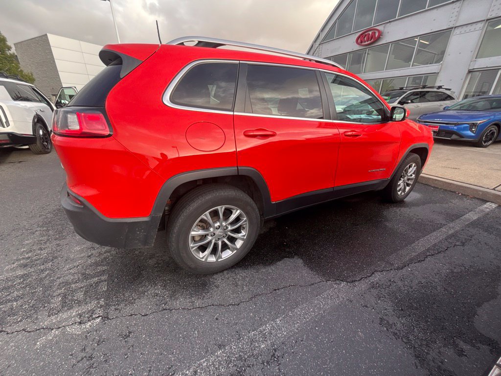 Used 2021 Jeep Cherokee Latitude Plus AWD/4WD image 5