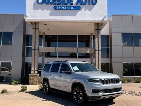 Used 2024 Jeep Wagoneer Series III AWD/4WD image 1