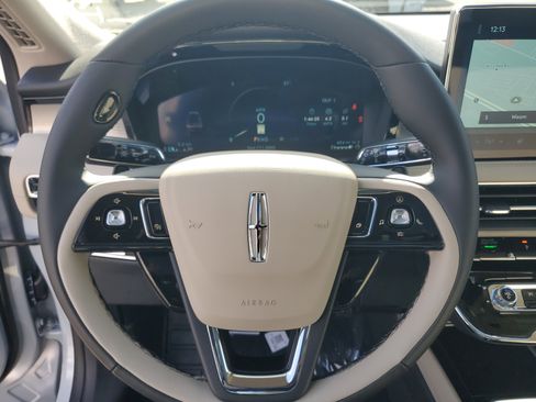 New 2026 Lincoln Corsair Premiere image 16